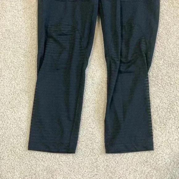 ⭐️ Nike dri fit black leggings in size small - Picture 3 of 6